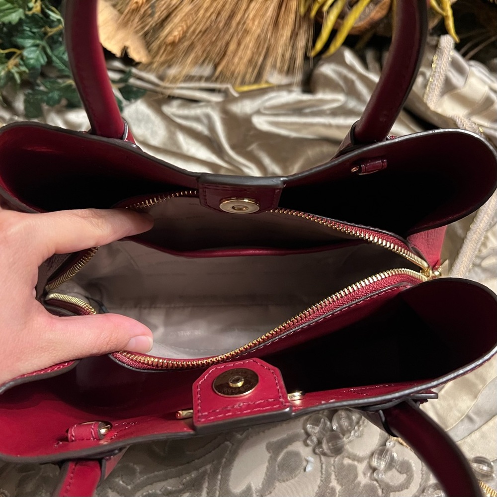 SOLD Michael Kors Mercer Gallery Small Studio Satchel - Picture 9 of 12